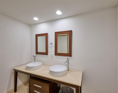 495 Brickell Avenue - Photo Thumbnail 14