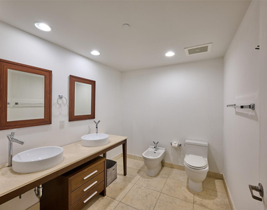495 Brickell Avenue - Photo Thumbnail 12