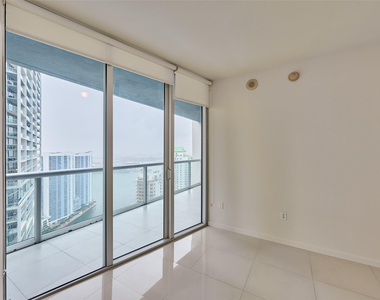 495 Brickell Avenue - Photo Thumbnail 31