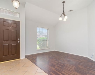 5548 Norris Drive - Photo Thumbnail 14