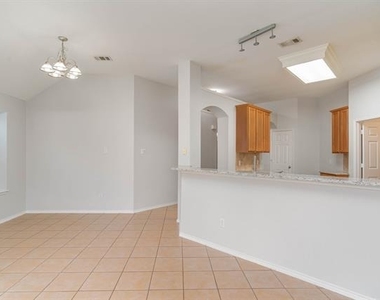 5548 Norris Drive - Photo Thumbnail 16