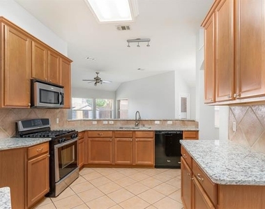 5548 Norris Drive - Photo Thumbnail 8