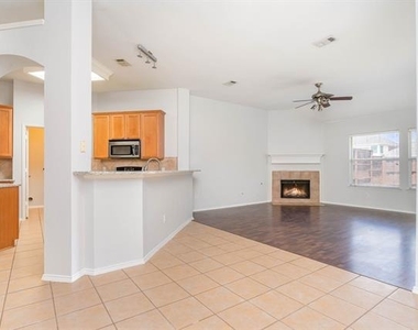 5548 Norris Drive - Photo Thumbnail 3