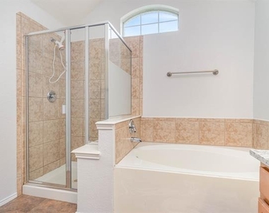 5548 Norris Drive - Photo Thumbnail 4