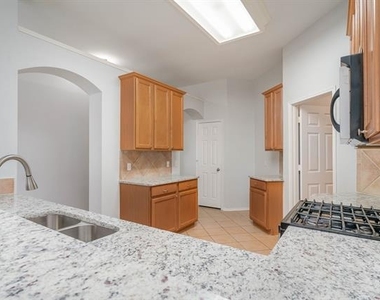 5548 Norris Drive - Photo Thumbnail 1