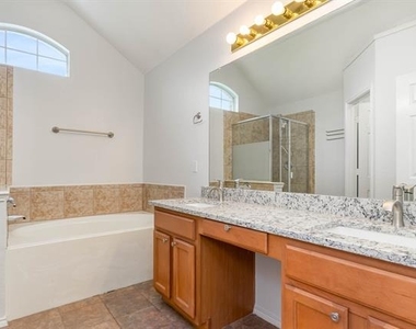 5548 Norris Drive - Photo Thumbnail 5