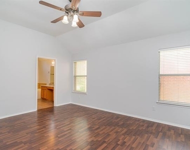 5548 Norris Drive - Photo Thumbnail 10