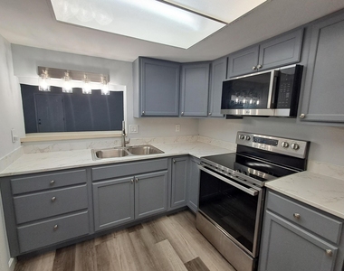 622 S 11th Street - Photo Thumbnail 5