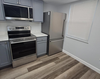 622 S 11th Street - Photo Thumbnail 4