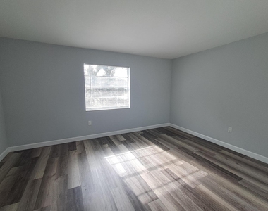 622 S 11th Street - Photo Thumbnail 12