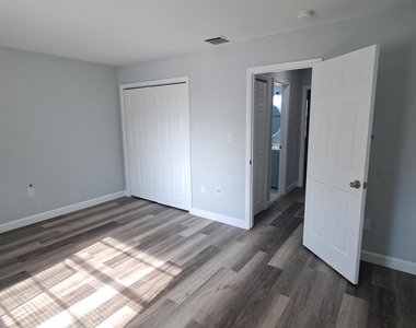 622 S 11th Street - Photo Thumbnail 14