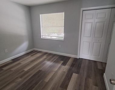 622 S 11th Street - Photo Thumbnail 15