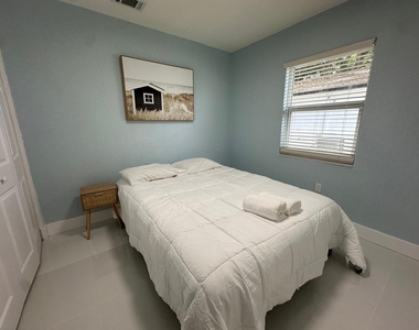 1702 Ne 146th Street - Photo Thumbnail 9
