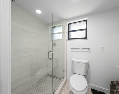 11863 Wimbledon Circle - Photo Thumbnail 12