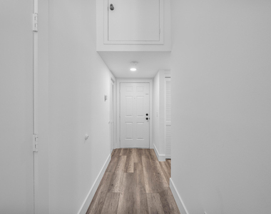 11863 Wimbledon Circle - Photo Thumbnail 2