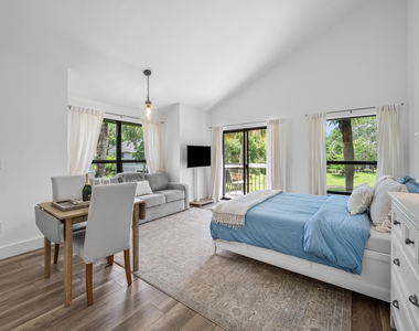 11863 Wimbledon Circle - Photo Thumbnail 5
