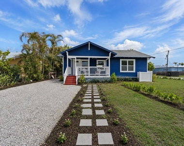 1566 Nw 9th Avenue - Photo Thumbnail 3