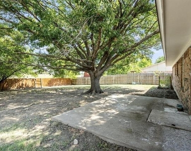 810 S Western Hills Drive - Photo Thumbnail 24