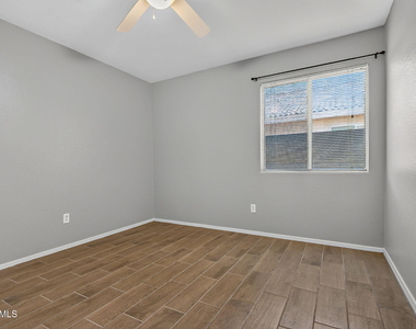 15542 N 136th Lane - Photo Thumbnail 16