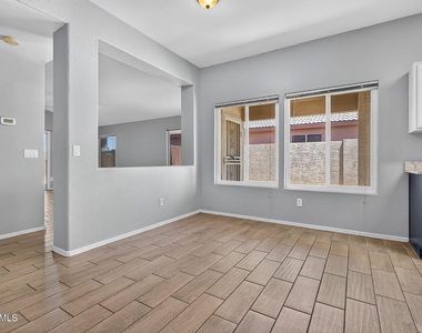15542 N 136th Lane - Photo Thumbnail 6