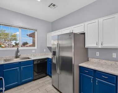 15542 N 136th Lane - Photo Thumbnail 13