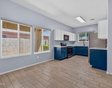 15542 N 136th Lane - Photo Thumbnail 8