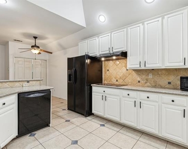 400 Moss Hill Road - Photo Thumbnail 8