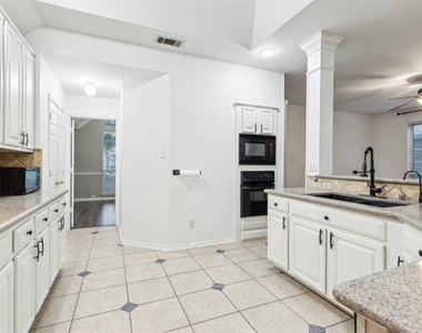 400 Moss Hill Road - Photo Thumbnail 10