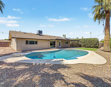 1340 E Donner Drive - Photo Thumbnail 26