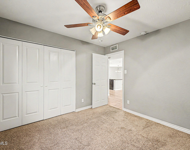 1340 E Donner Drive - Photo Thumbnail 20