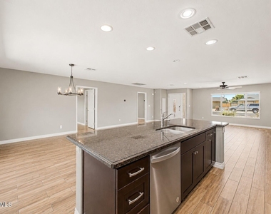 1340 E Donner Drive - Photo Thumbnail 10
