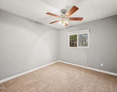 1340 E Donner Drive - Photo Thumbnail 19