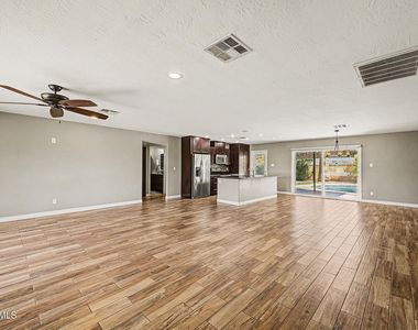 1340 E Donner Drive - Photo Thumbnail 3