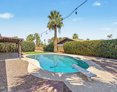 1340 E Donner Drive - Photo Thumbnail 27