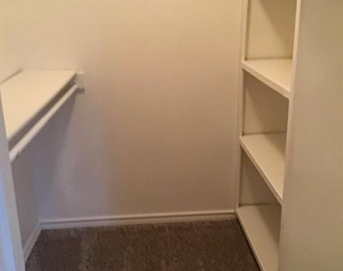 2622 Meadowview Drive - Photo Thumbnail 17