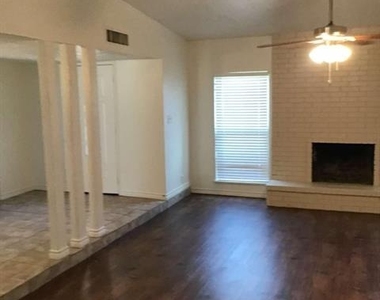 2622 Meadowview Drive - Photo Thumbnail 4
