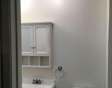 2622 Meadowview Drive - Photo Thumbnail 20