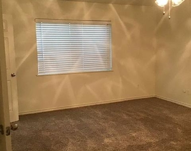 2622 Meadowview Drive - Photo Thumbnail 14