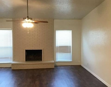2622 Meadowview Drive - Photo Thumbnail 3