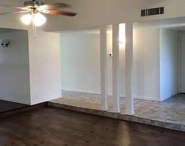 2622 Meadowview Drive - Photo Thumbnail 6