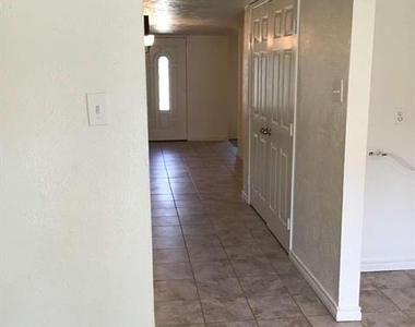 2622 Meadowview Drive - Photo Thumbnail 13