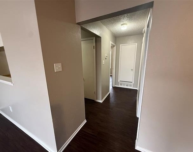 1704 Short Street - Photo Thumbnail 3
