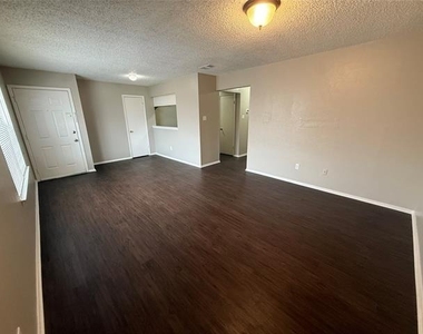 1704 Short Street - Photo Thumbnail 1
