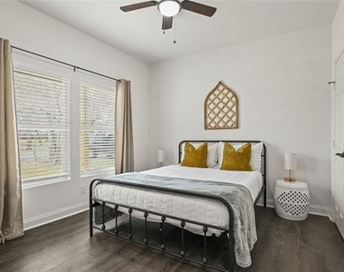 618 Star Street - Photo Thumbnail 12
