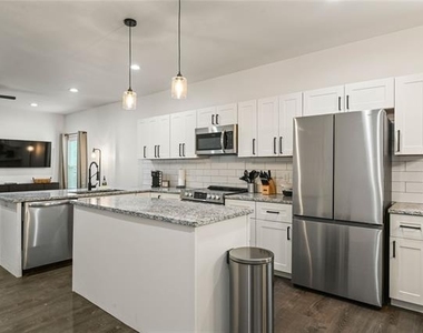 618 Star Street - Photo Thumbnail 24