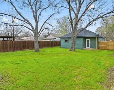 618 Star Street - Photo Thumbnail 8