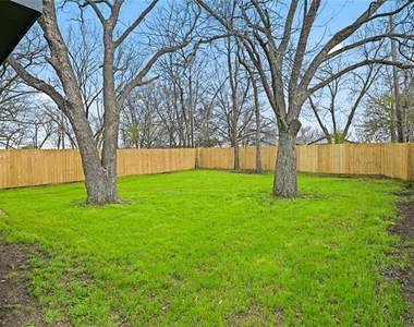 618 Star Street - Photo Thumbnail 6