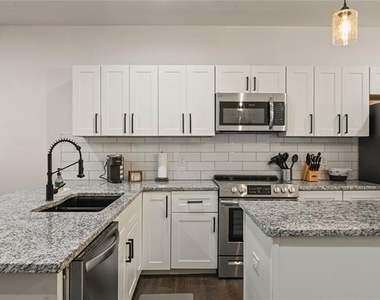 618 Star Street - Photo Thumbnail 23