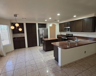 20608 N 74th Lane - Photo Thumbnail 12