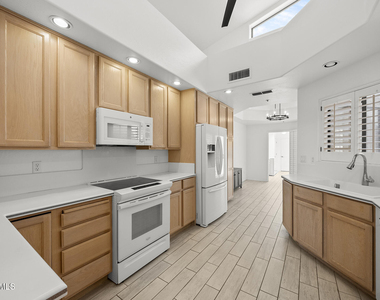 8479 N 84th Place - Photo Thumbnail 28